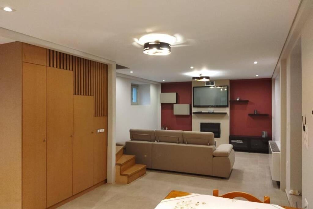 Afroditis'S & Makis'S Apartment 2 Leonídion 외부 사진